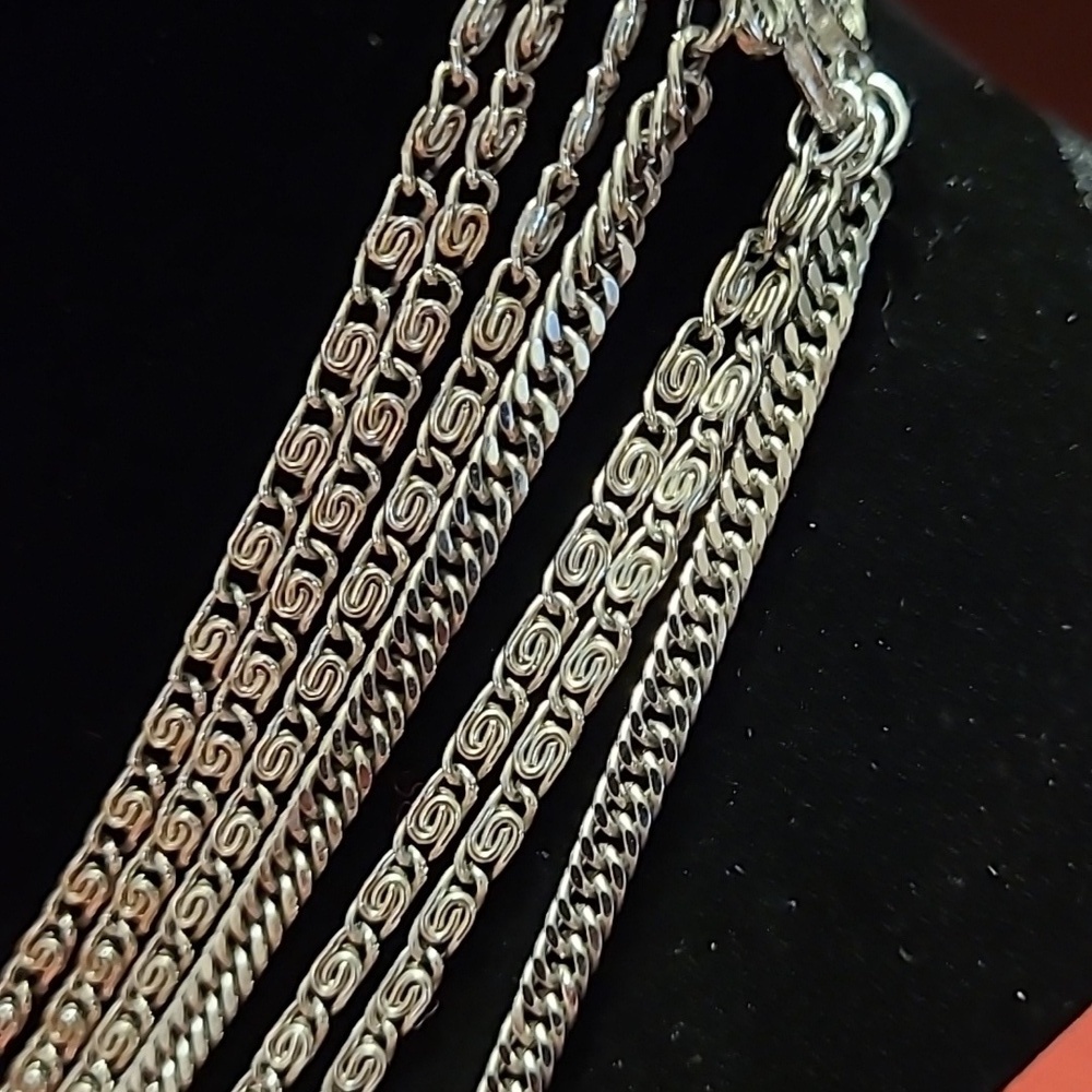 Elegant Silver Multi-Layer Necklace - Picture 5 of 9